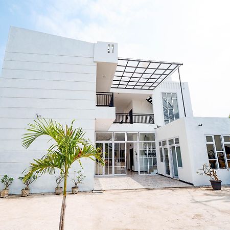 Oyo 1611 Four D'Home Surakarta  Ngoại thất bức ảnh