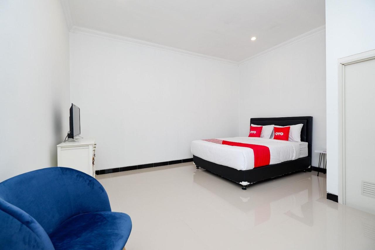Oyo 1611 Four D'Home Surakarta  Ngoại thất bức ảnh
