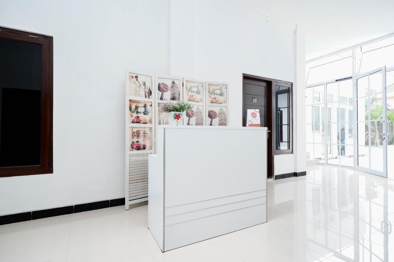 Oyo 1611 Four D'Home Surakarta  Ngoại thất bức ảnh