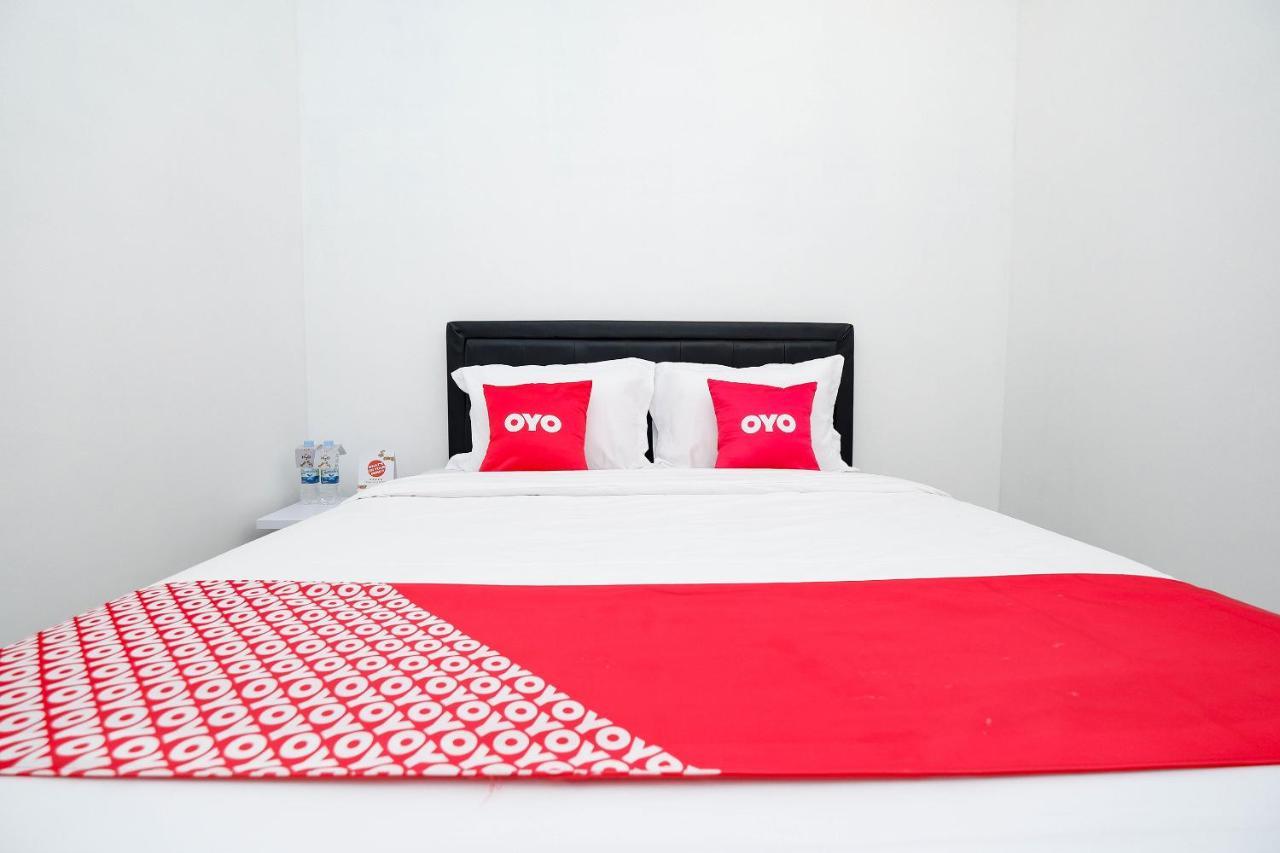 Oyo 1611 Four D'Home Surakarta  Ngoại thất bức ảnh