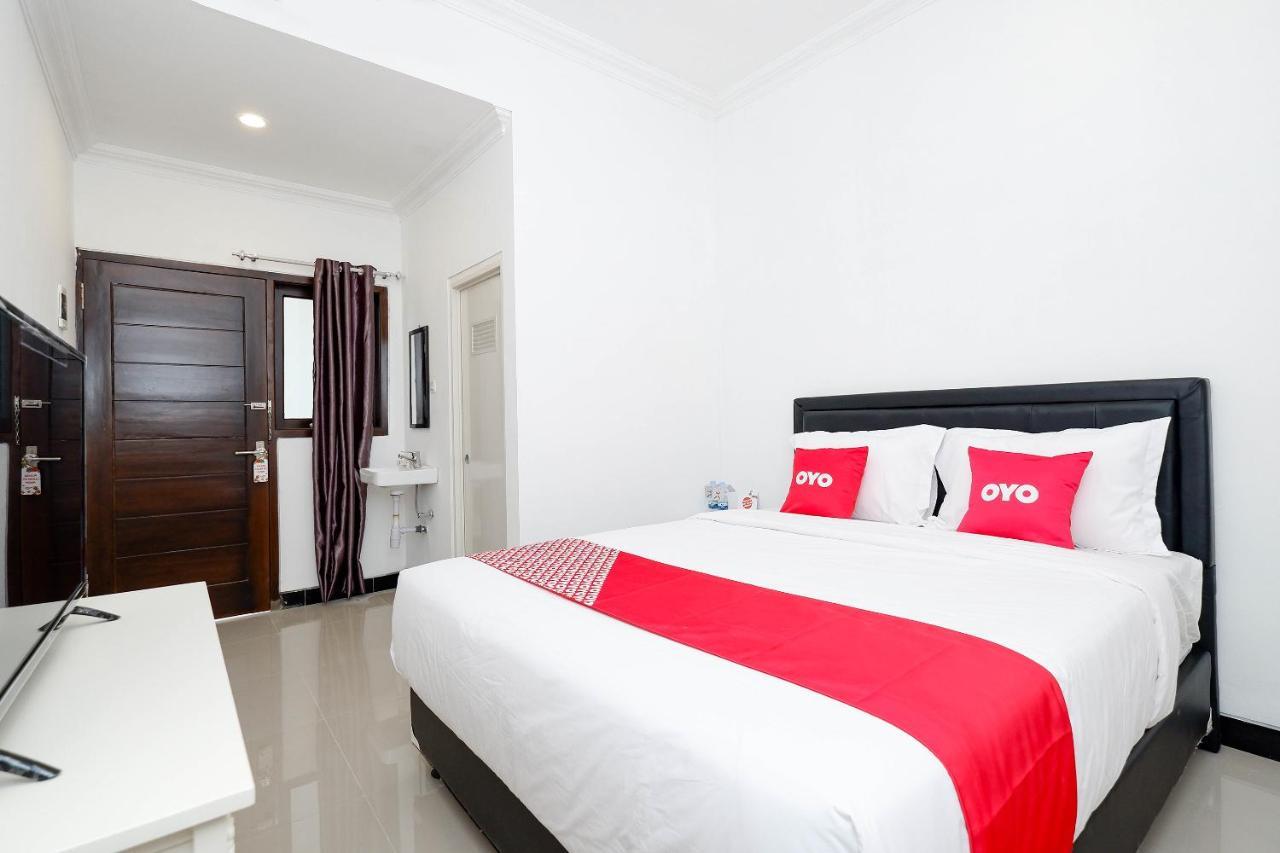 Oyo 1611 Four D'Home Surakarta  Ngoại thất bức ảnh