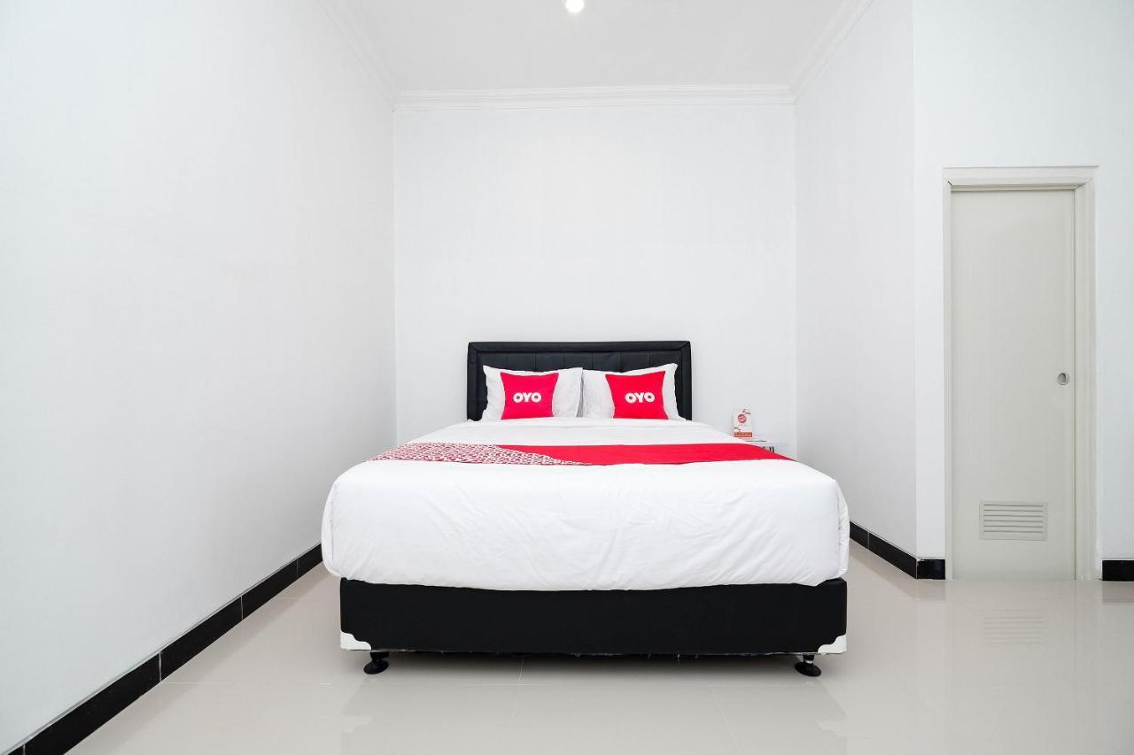 Oyo 1611 Four D'Home Surakarta  Ngoại thất bức ảnh