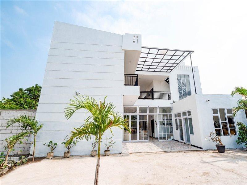 Oyo 1611 Four D'Home Surakarta  Ngoại thất bức ảnh