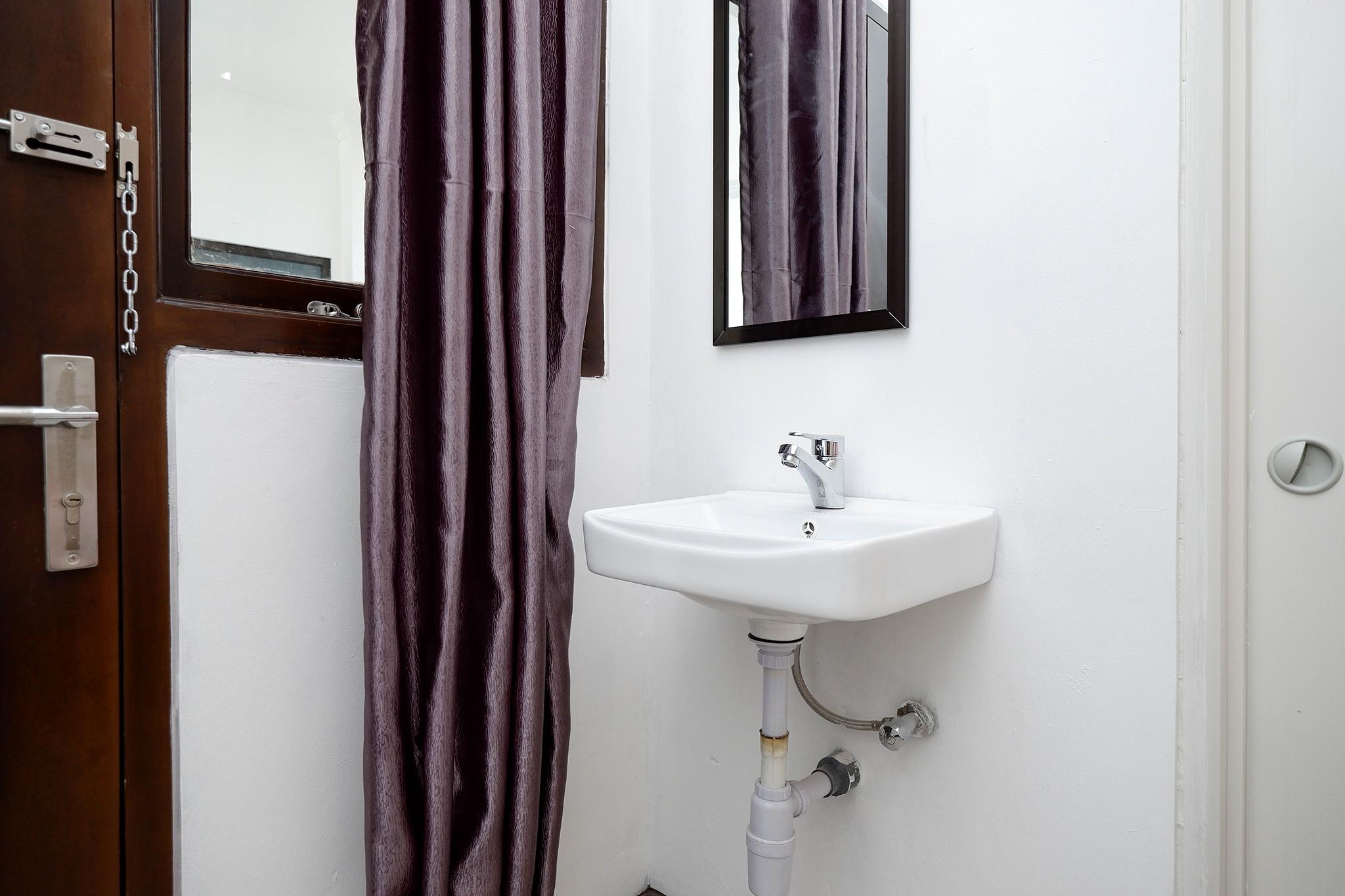 Oyo 1611 Four D'Home Surakarta  Ngoại thất bức ảnh
