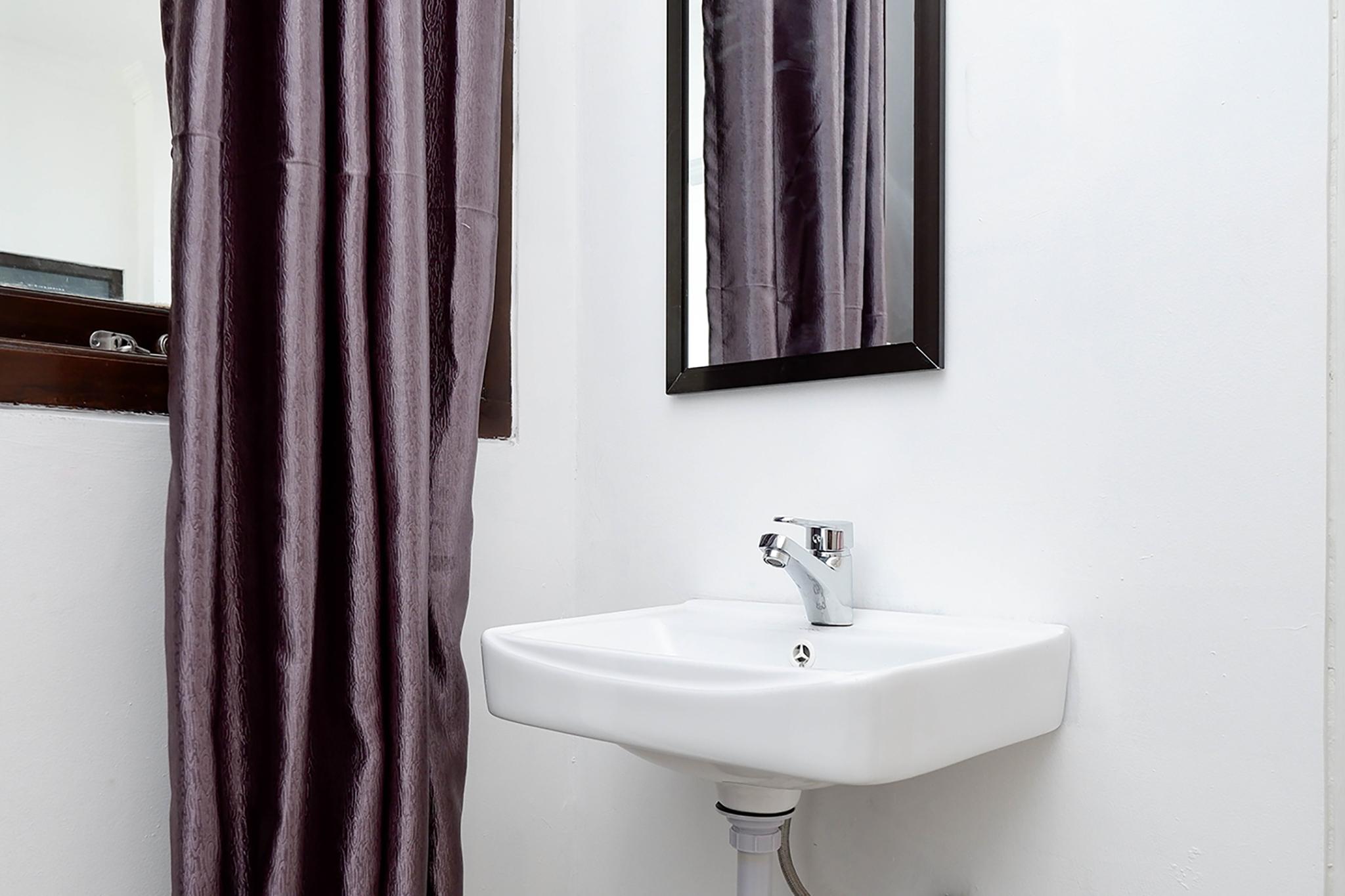 Oyo 1611 Four D'Home Surakarta  Ngoại thất bức ảnh