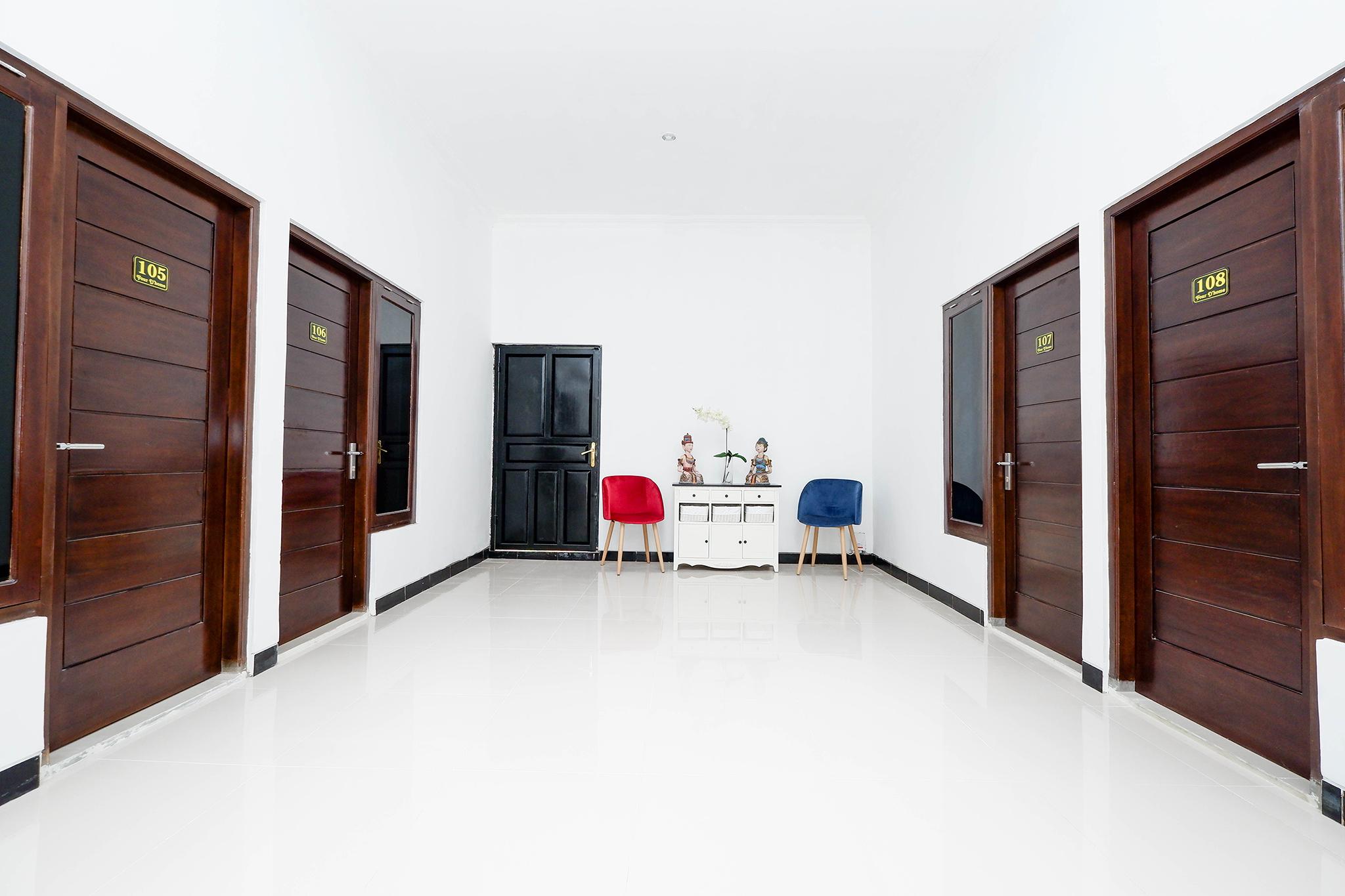 Oyo 1611 Four D'Home Surakarta  Ngoại thất bức ảnh