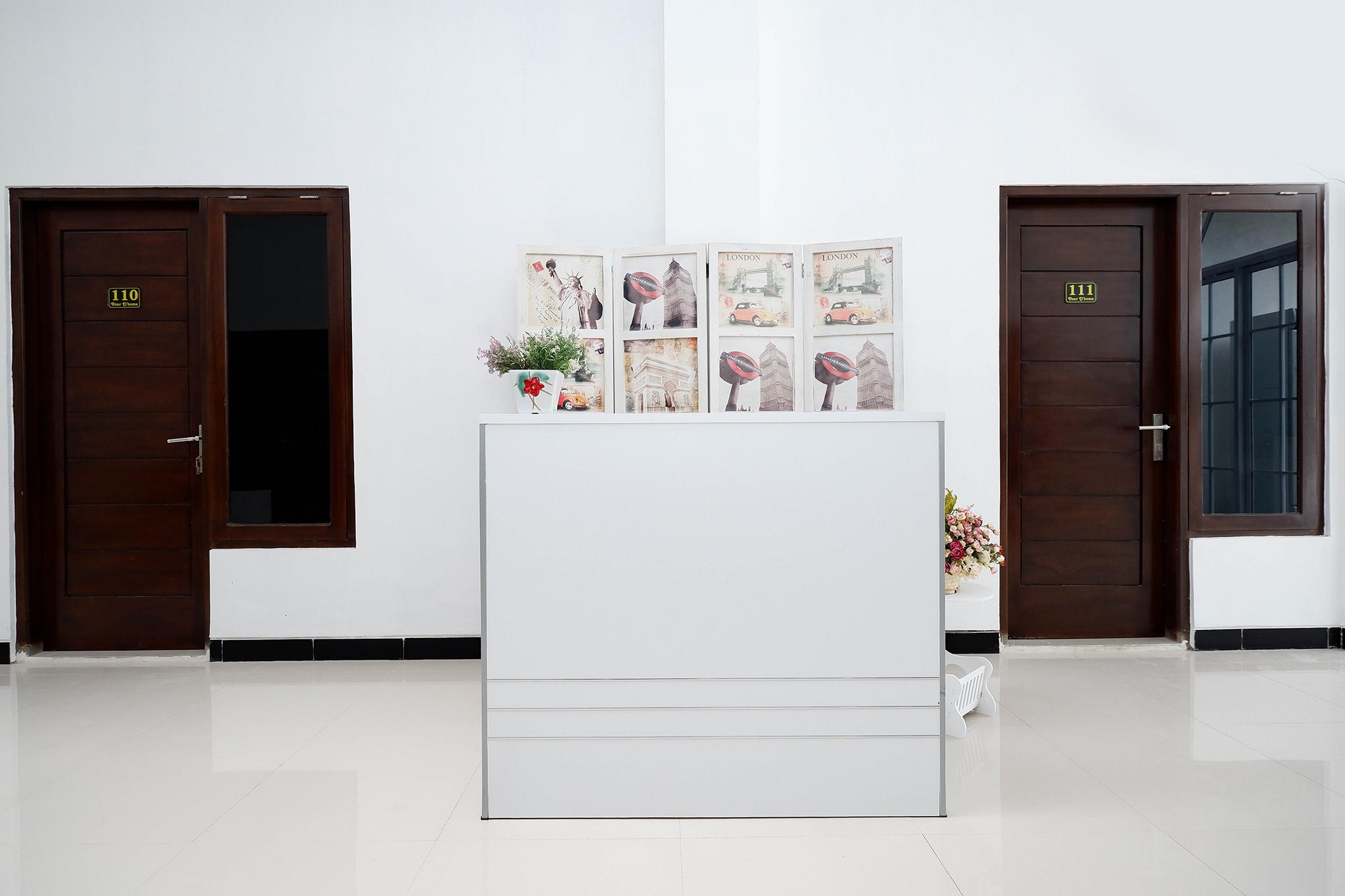 Oyo 1611 Four D'Home Surakarta  Ngoại thất bức ảnh