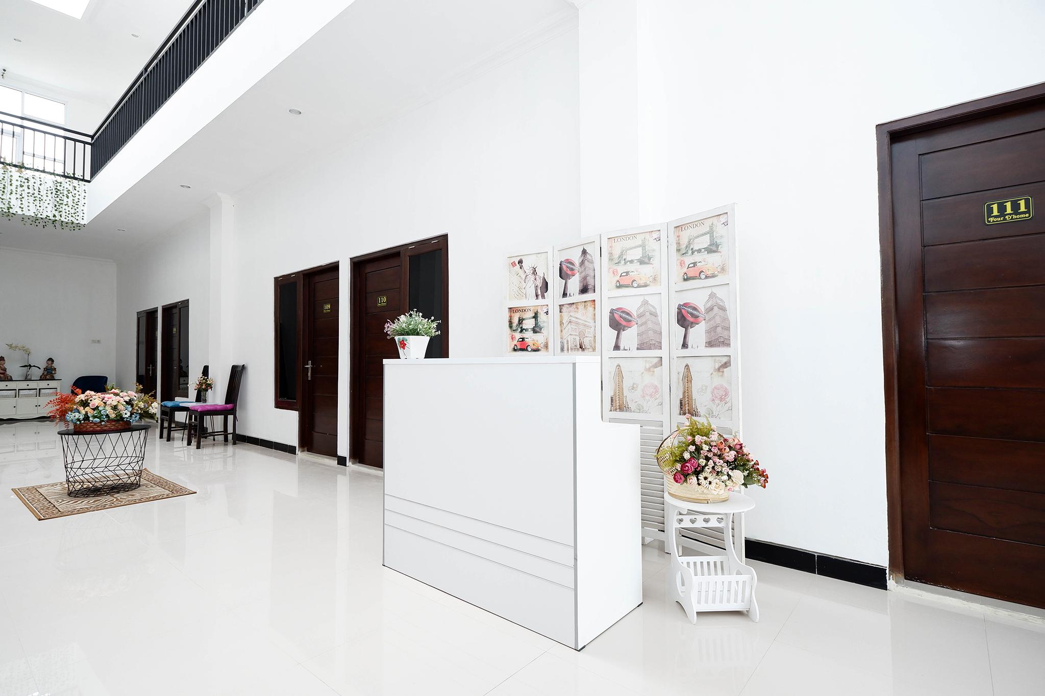 Oyo 1611 Four D'Home Surakarta  Ngoại thất bức ảnh