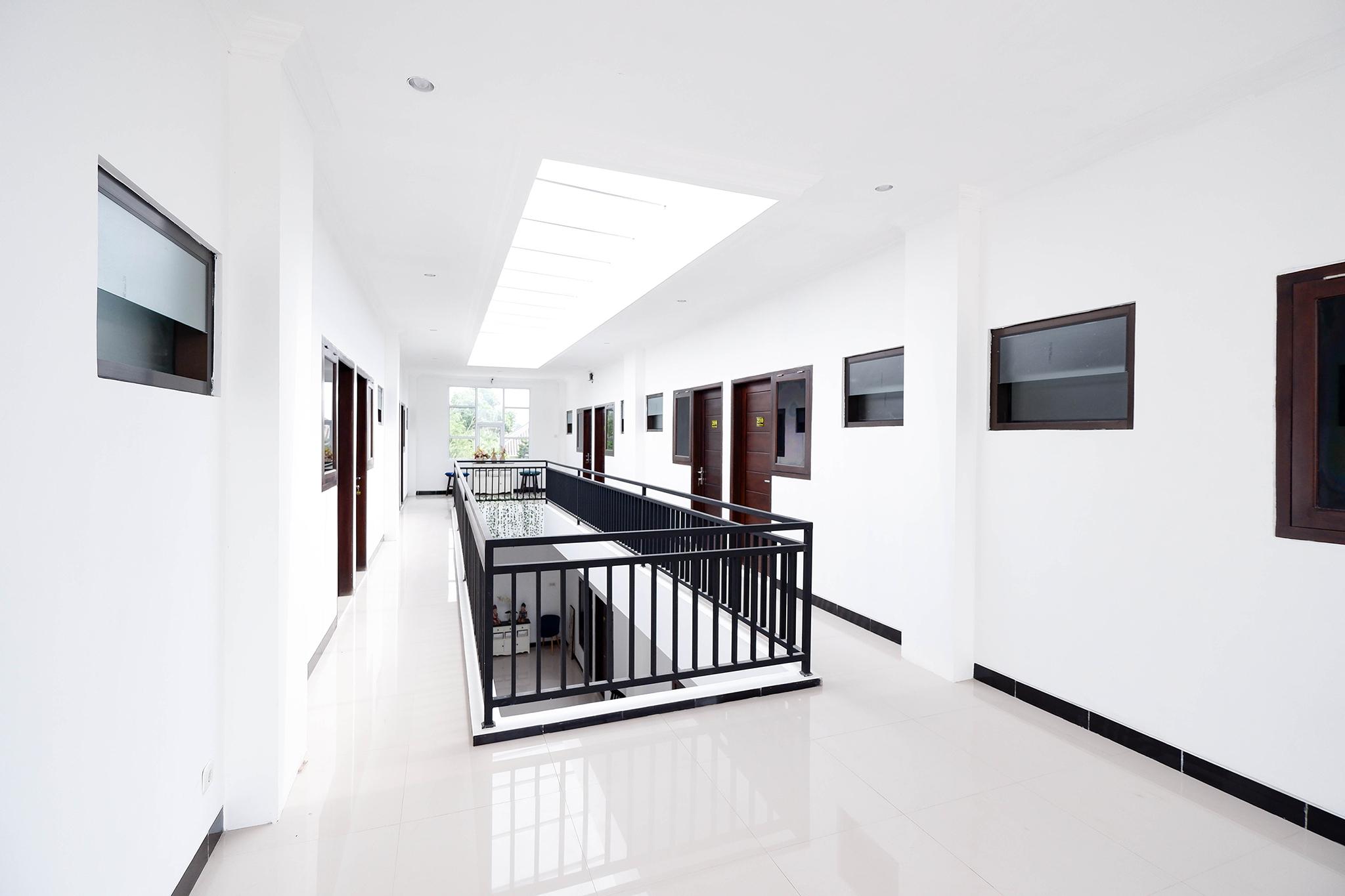 Oyo 1611 Four D'Home Surakarta  Ngoại thất bức ảnh