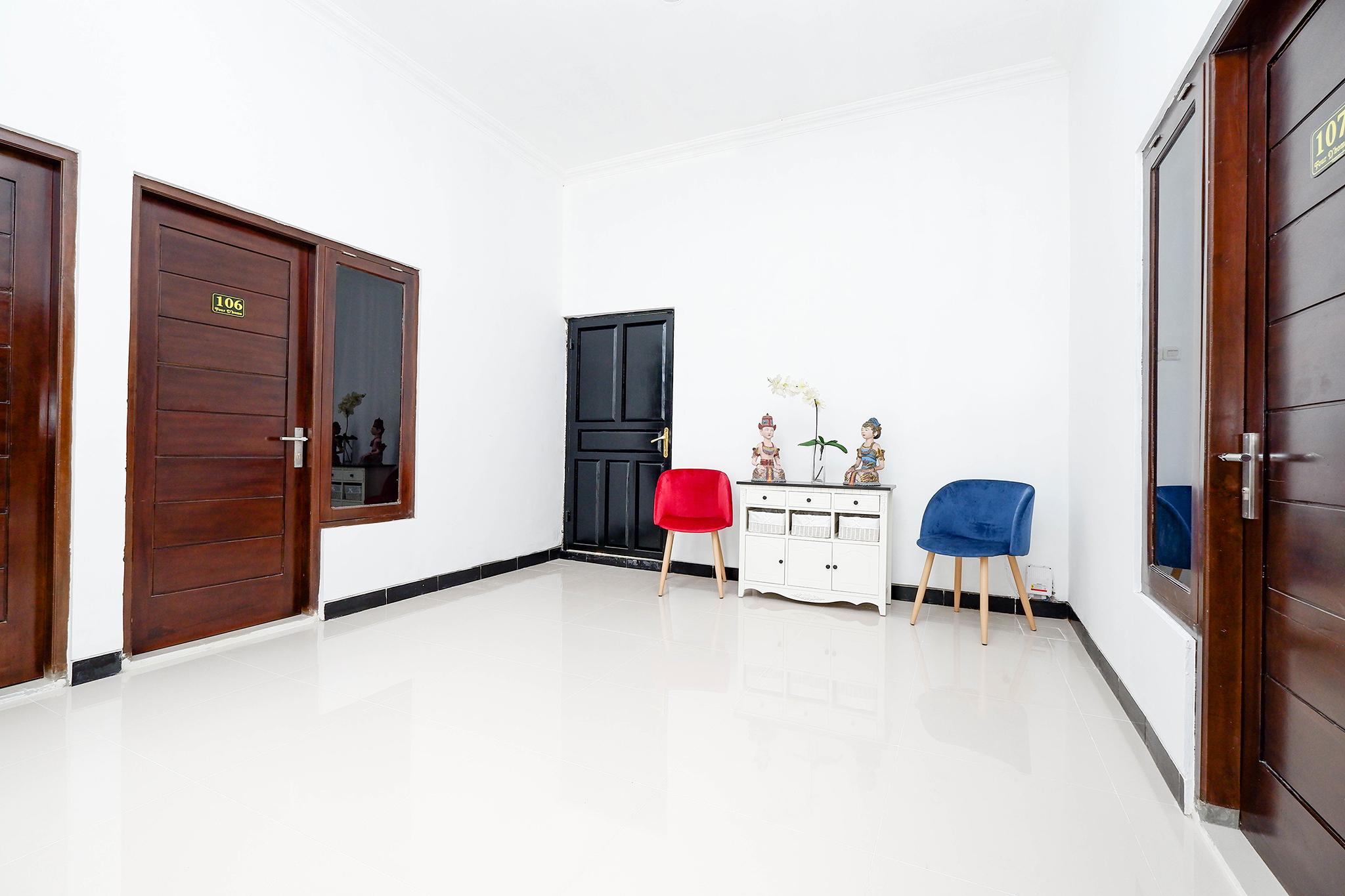 Oyo 1611 Four D'Home Surakarta  Ngoại thất bức ảnh