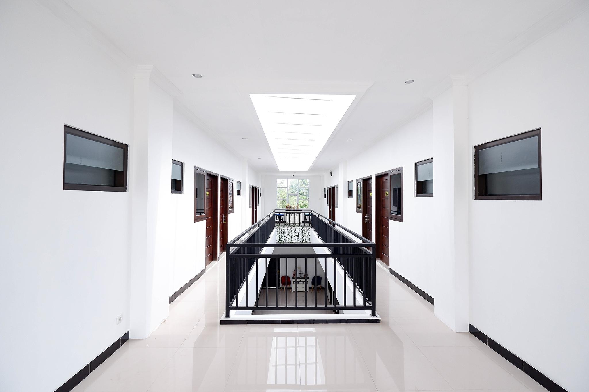 Oyo 1611 Four D'Home Surakarta  Ngoại thất bức ảnh